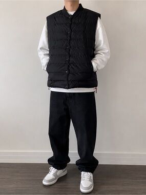 LCKR Black Puffer Vest Jacket Men’s Large Minimal Streetwear Utility Style